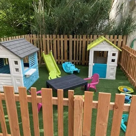 Accessible Avec Terrasse A - Api-1-52-596 キャンプ場 クロン