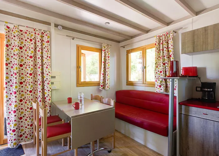 Camping Accessible Avec Terrasse A - Api-1-52-596